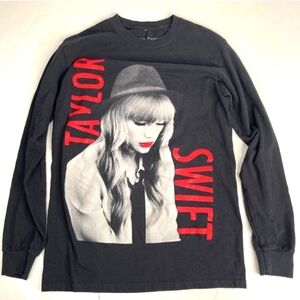 Swiftie (TS) And You Don't Know How Nice That Is T-Shirt   Size Small RED